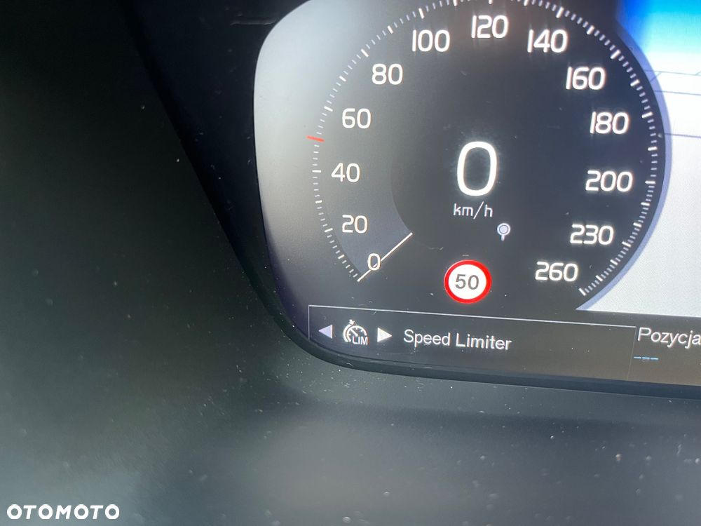 Volvo XC 40 D3 Momentum Pro - 30