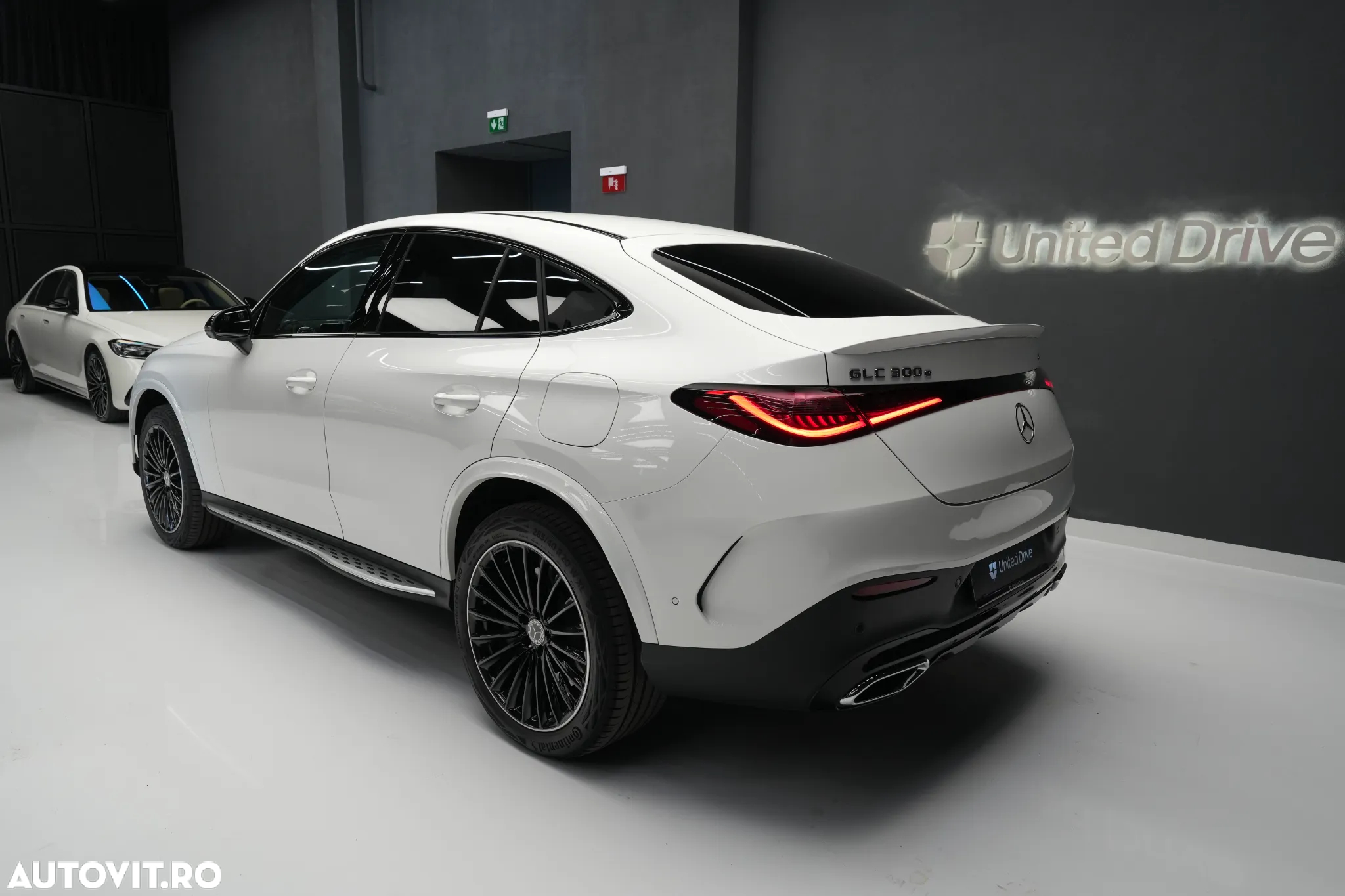 Mercedes-Benz GLC 300 e 4MATIC - 17