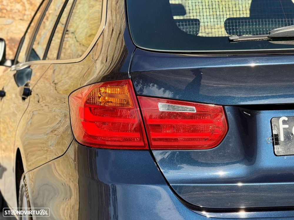 BMW 318 d Touring Auto - 40