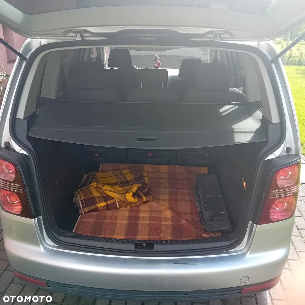 Volkswagen Touran 1.9 TDI DPF DSG Trendline - 7