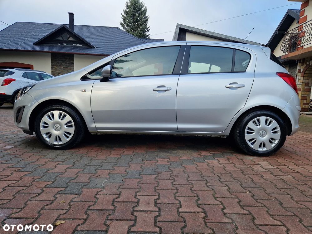 Opel Corsa 1.4 16V Cosmo - 4