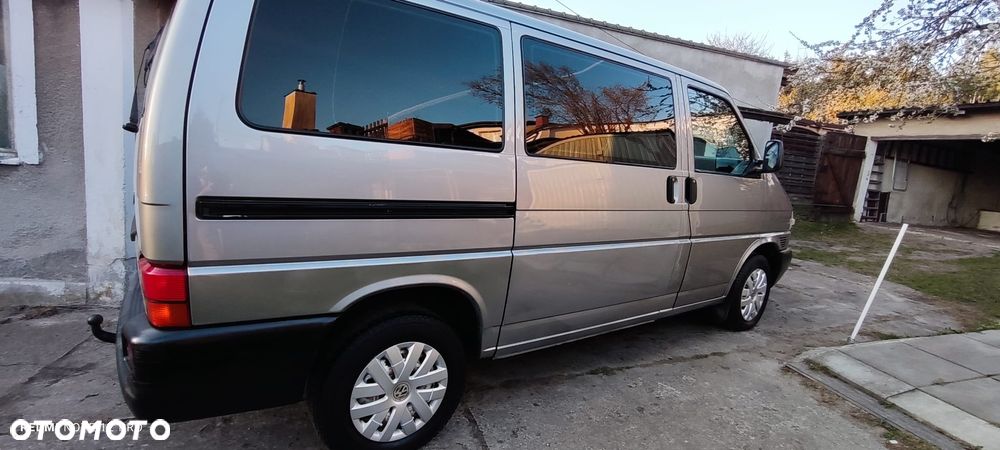 Volkswagen Caravelle - 31