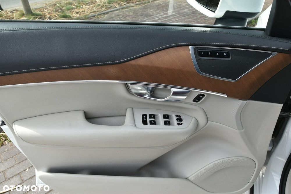 Volvo XC 90 - 28