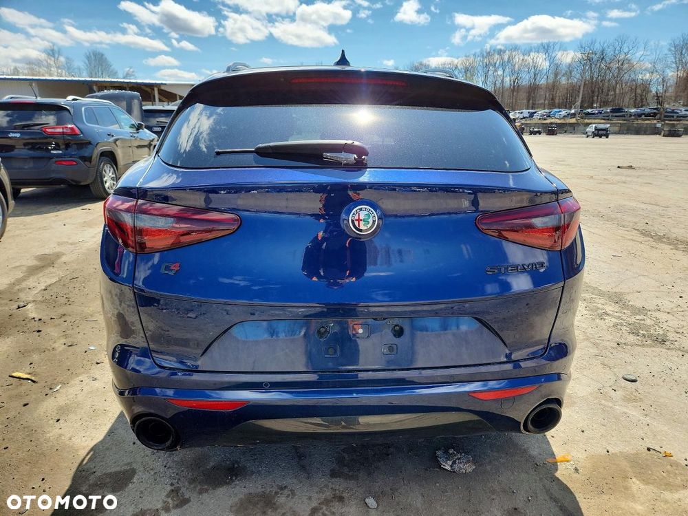 Alfa Romeo Stelvio 2.0 Turbo 16V AT8-Q4 Ti - 6