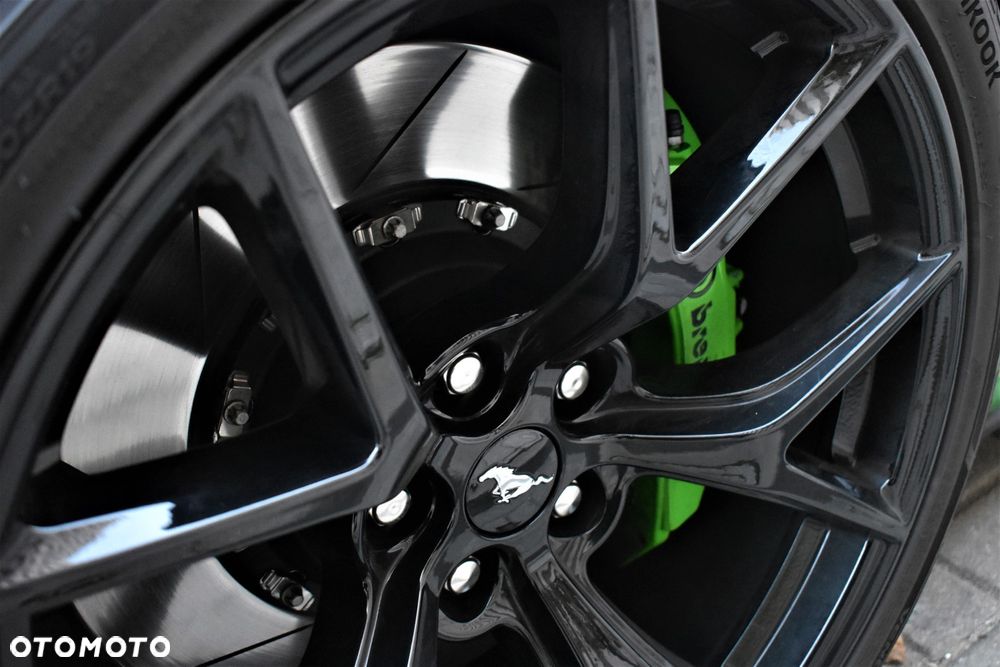 Ford Mustang - 12