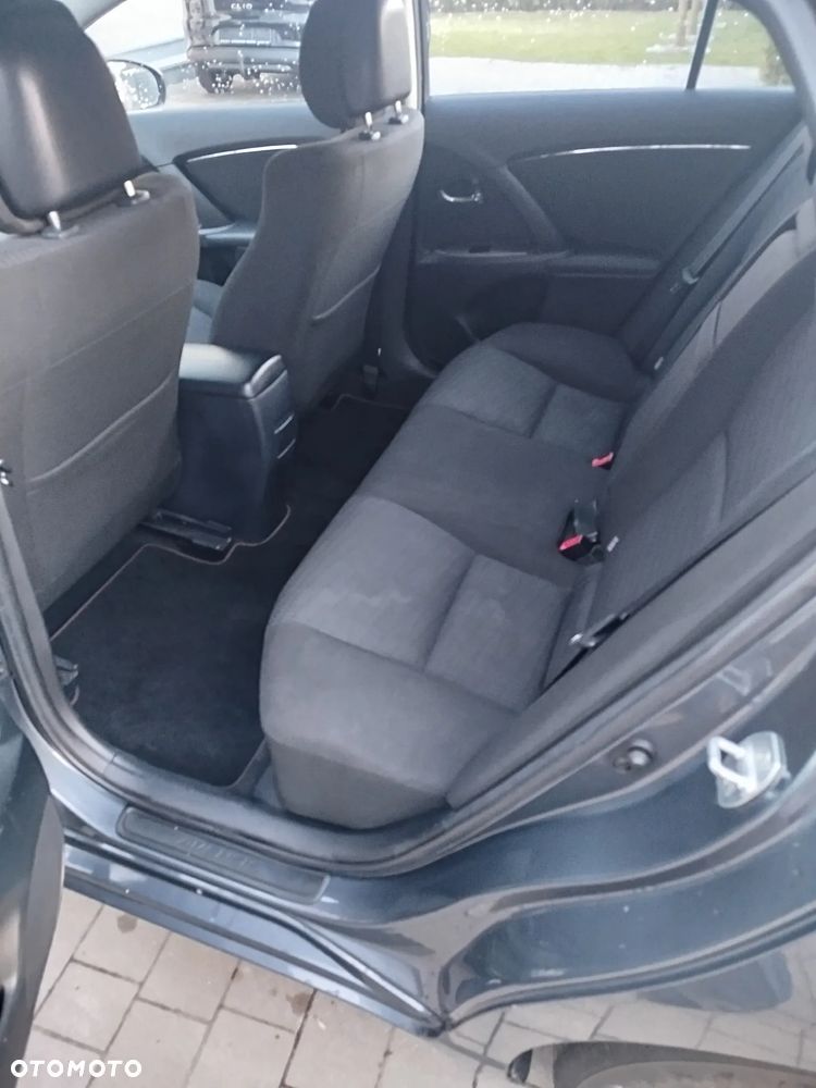 Toyota Avensis 1.8 Comfort - 15