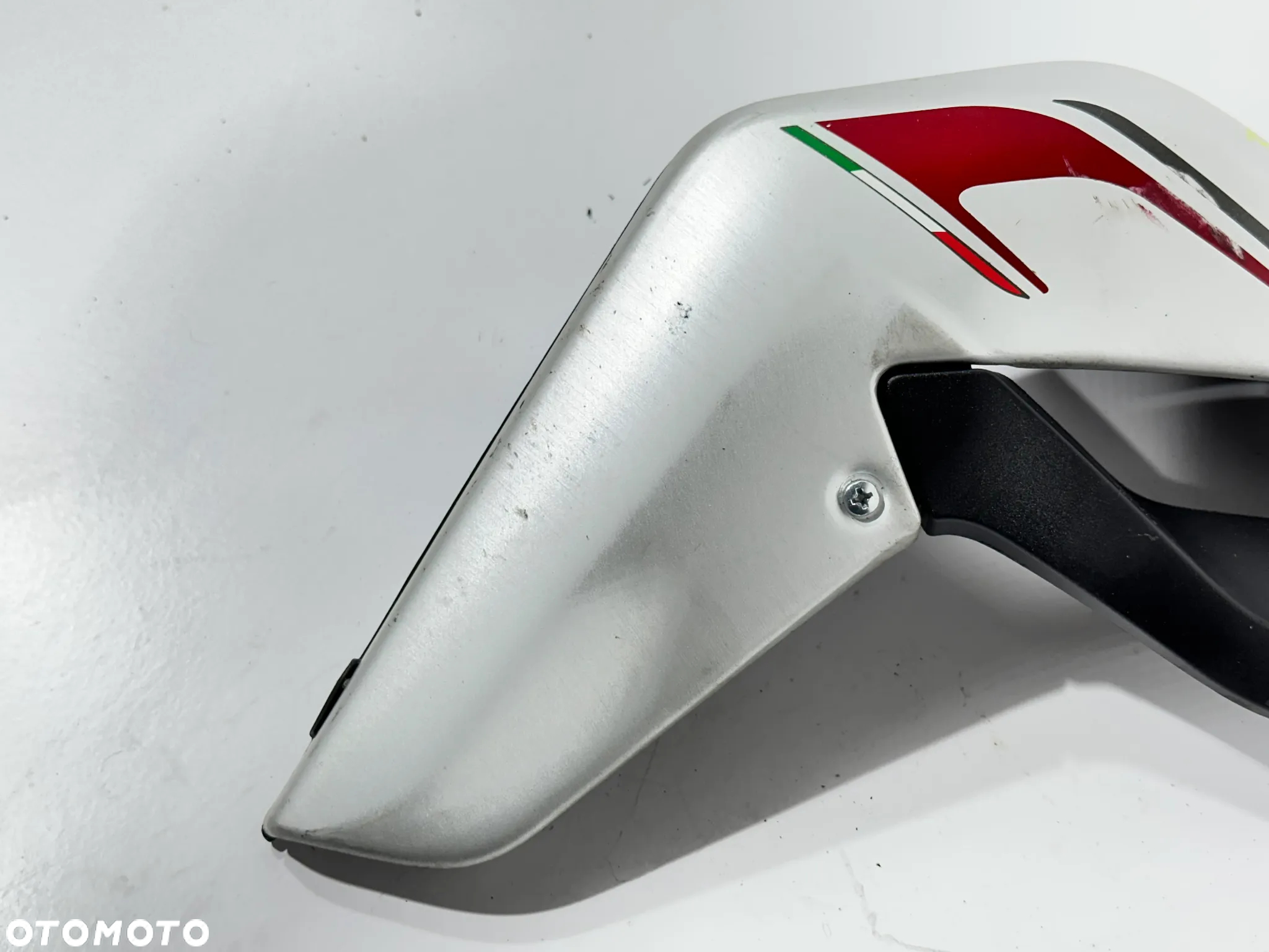 Boczek przód lewy  MV Agusta 800 Dragste Brutale r - 3
