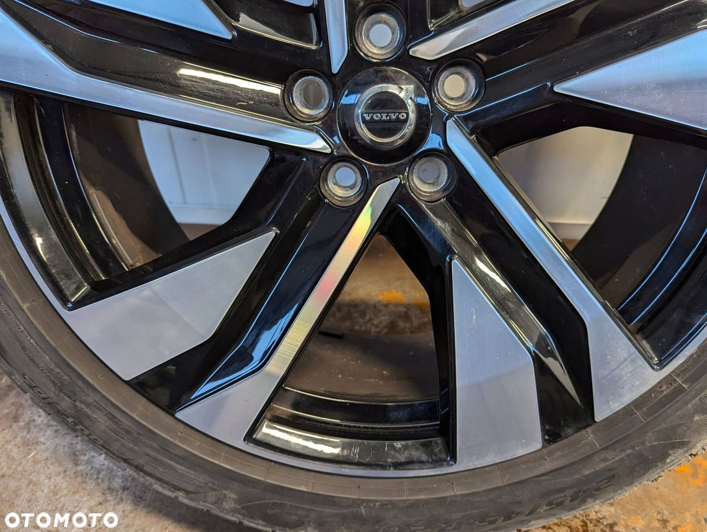 Volvo XC40 2017-2025 Koła felgi aluminiowe 20 cali 245/45/20 5x108 - 13