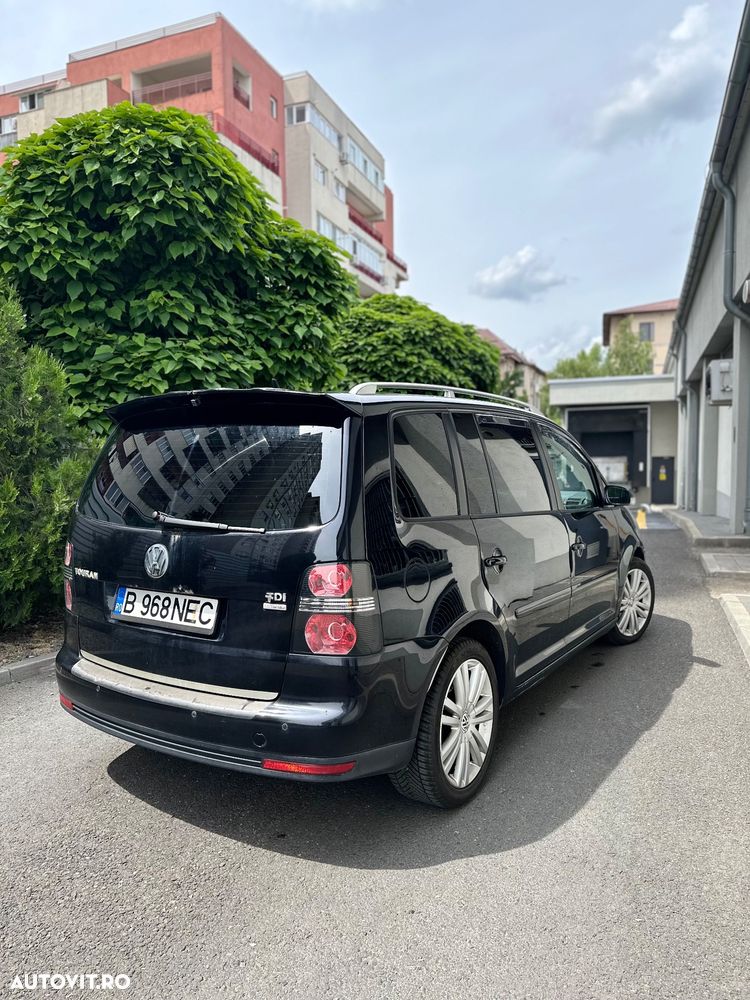 Volkswagen Touran 1.9 TDI Highline - 3
