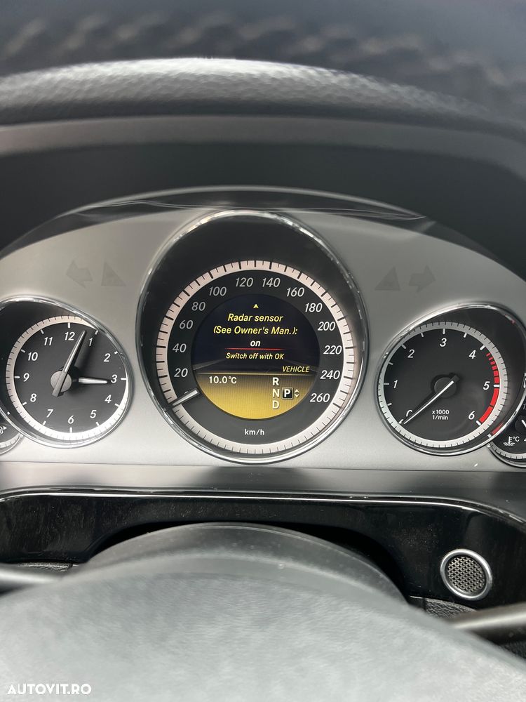 Mercedes-Benz E 220 CDI DPF BlueEFFICIENCY 7G-TRONIC Avantgarde - 30