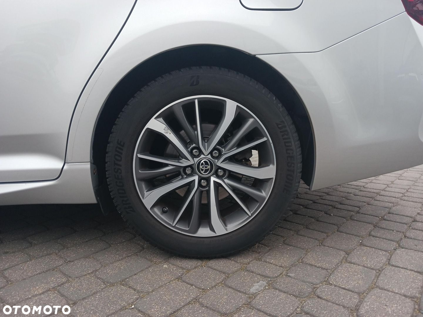 Toyota Avensis 2.0 D-4D Premium - 19