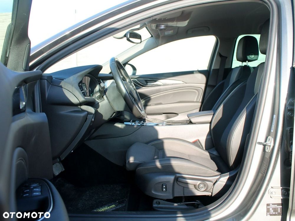 Opel Insignia - 17