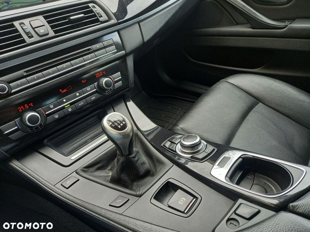 BMW Seria 5 520d Special Edition - 27