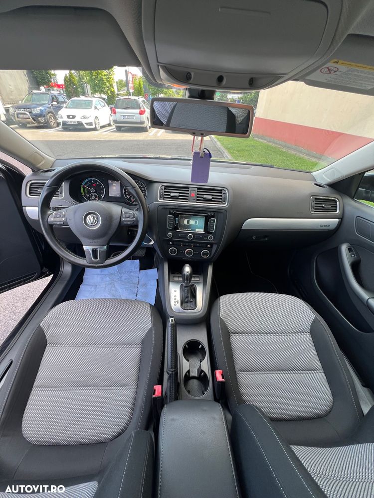 Volkswagen Jetta - 9