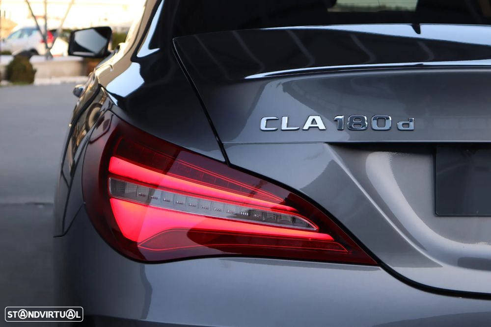 Mercedes-Benz CLA 180 d 7G-DCT AMG Line - 6