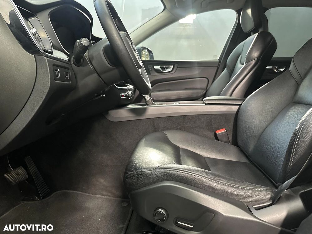 Volvo XC 60 D4 AWD Momentum - 23