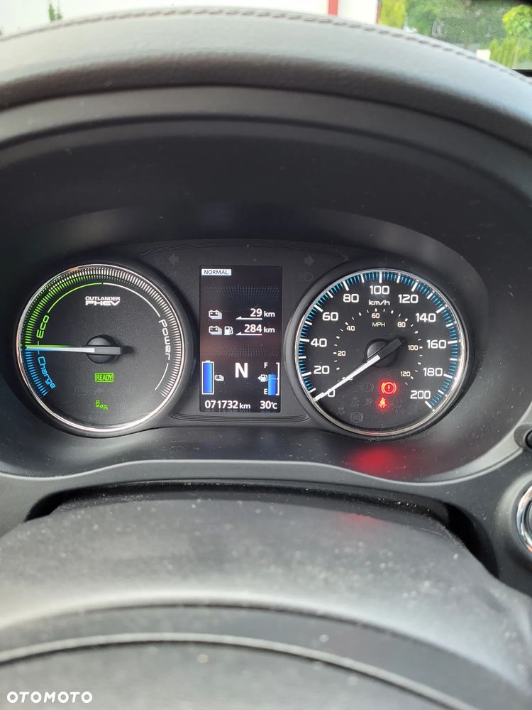 Mitsubishi Outlander 2.0 Instyle Navi CVT - 17