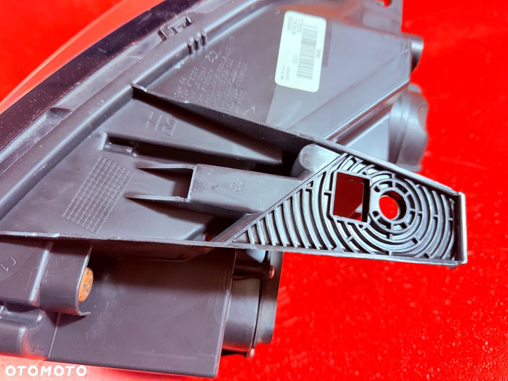 LAMPA PRAWA JEEP GRAND CHEROKEE WK2 lift LCI LIFT BI XENON EU BDB SKRĘTNA T77621B - 7