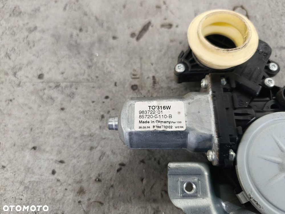 PODNOŚNIK SZYBY LEWY PRZÓD TOYOTA YARIS II 85720-00110-B  983722101 - 6