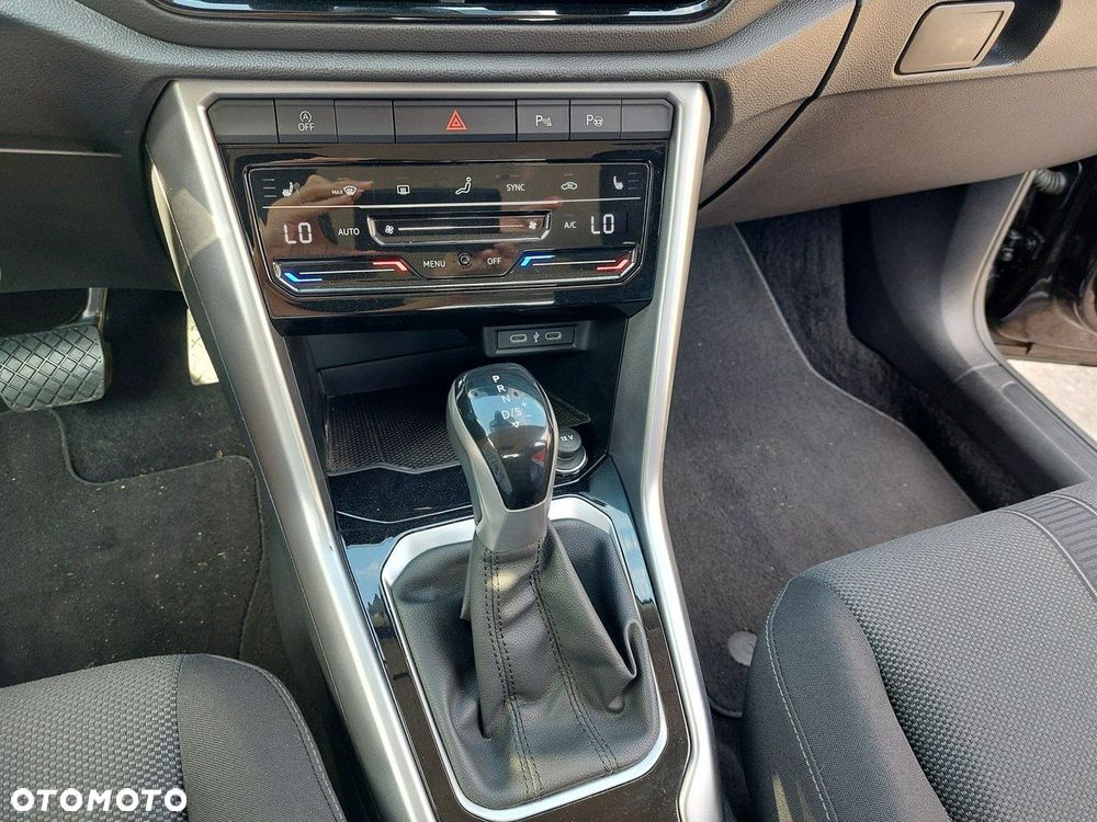 Volkswagen T-Roc - 21