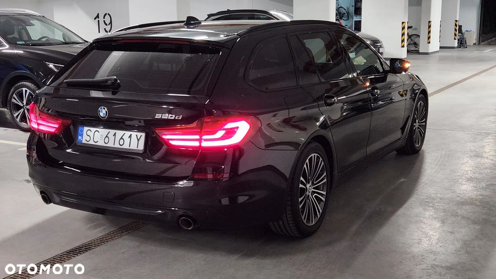 BMW Seria 5 520d Sport Line - 8