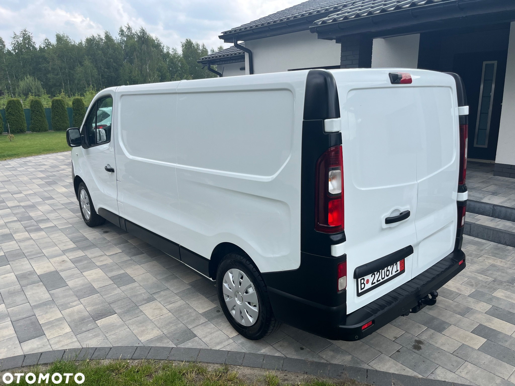 Opel Vivaro - 11