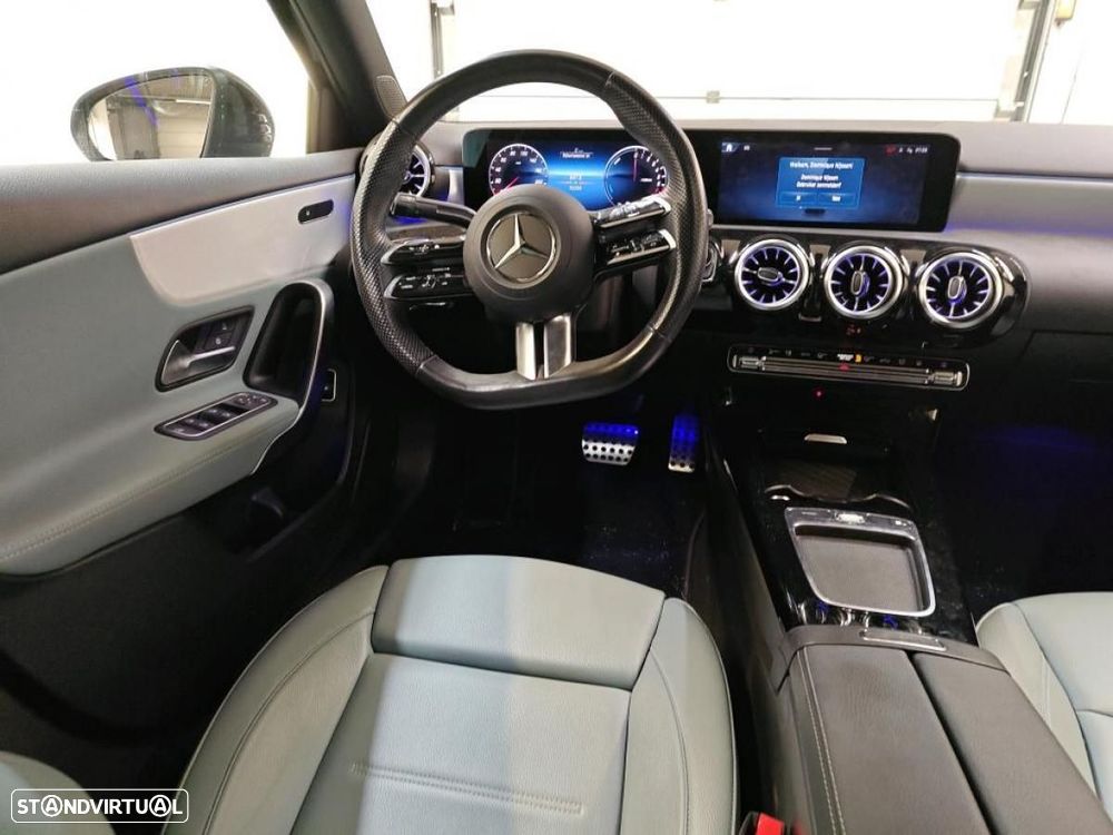 Mercedes-Benz A 250 Limousine e AMG Line - 5