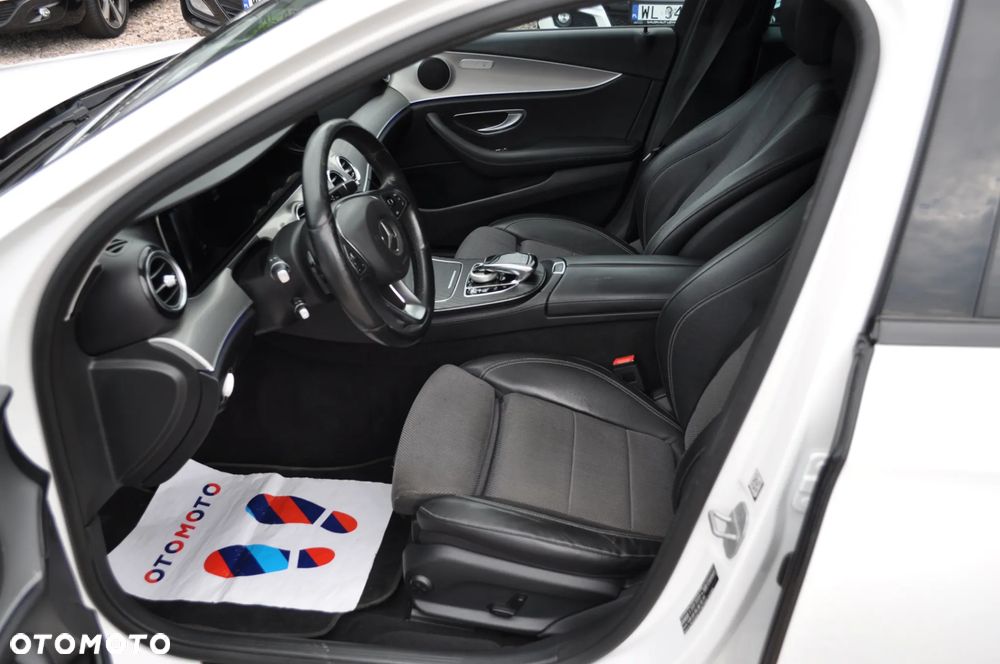 Mercedes-Benz Klasa E 220 d T 9G-TRONIC Exclusive - 13