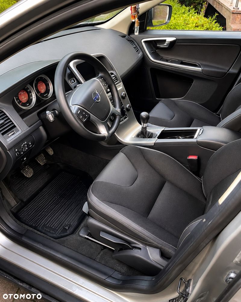 Volvo XC 60 - 8