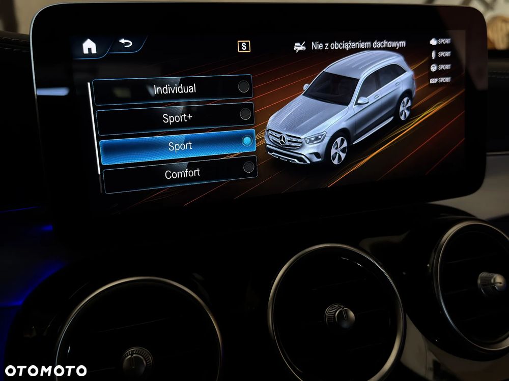 Mercedes-Benz GLC 220 d 4Matic 9G-TRONIC AMG Line Plus - 29