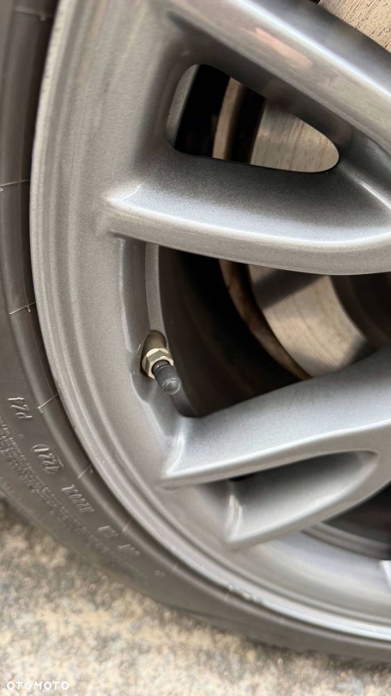 Tesla Model S Long Range - 12