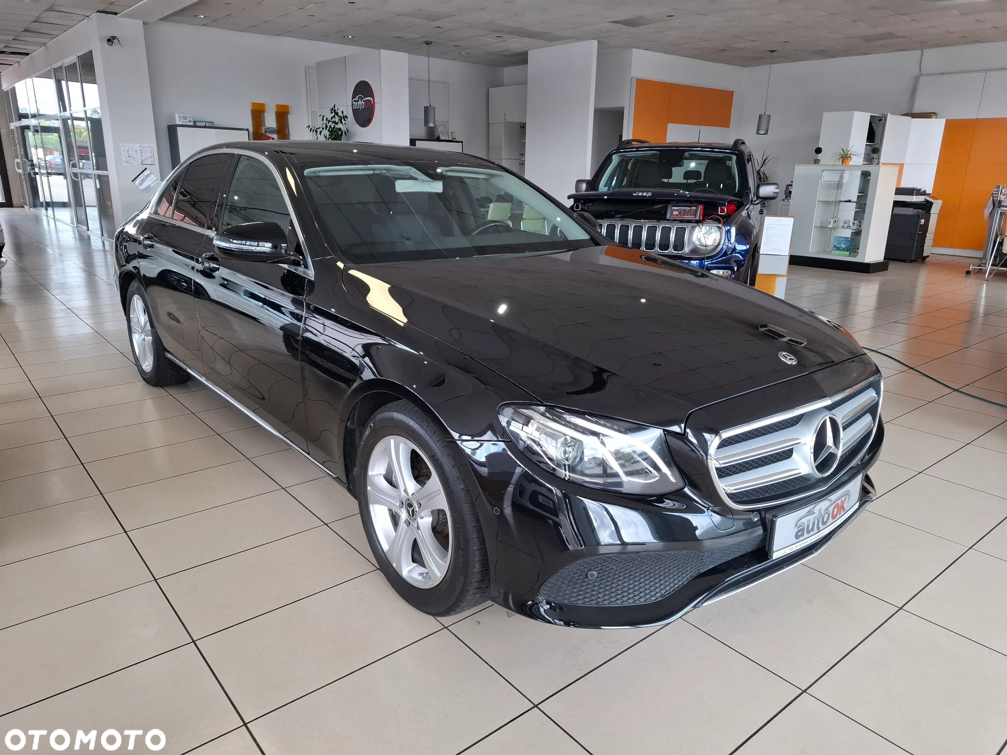 Mercedes-Benz Klasa E 250 9G-TRONIC - 3