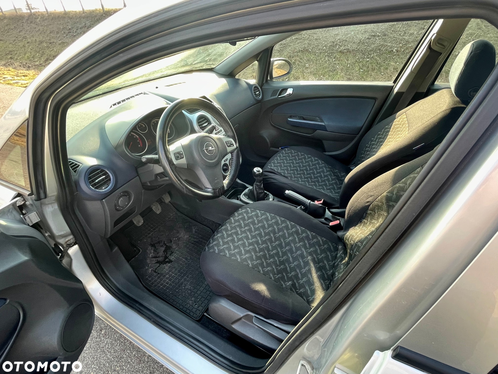 Opel Corsa 1.4 16V Cosmo - 8