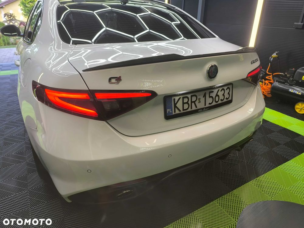 Alfa Romeo Giulia - 4