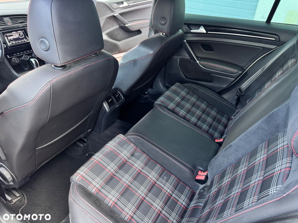 Volkswagen Golf 2.0 TSI BMT GTI Performance DSG - 30