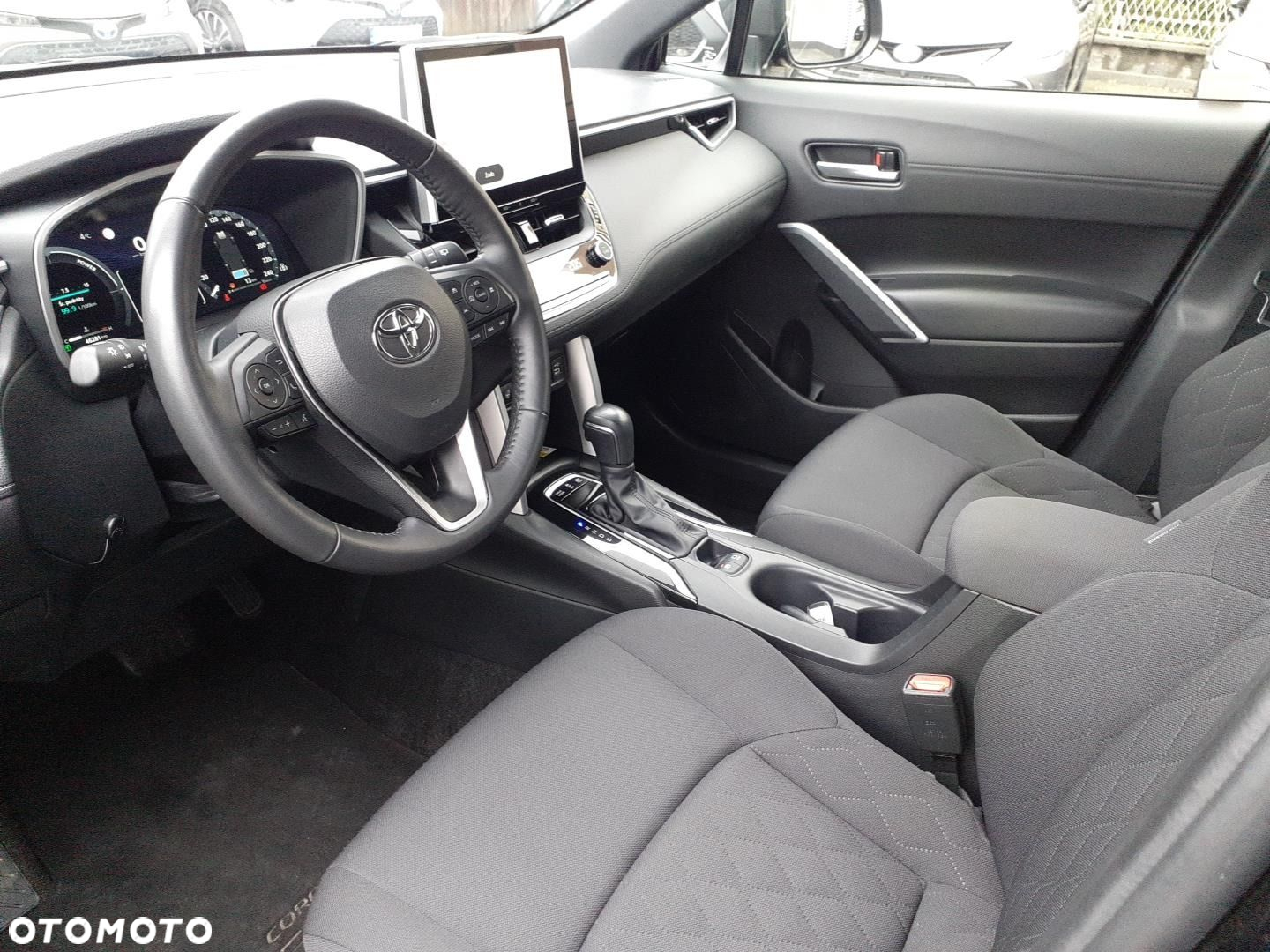 Toyota Corolla Cross - 10