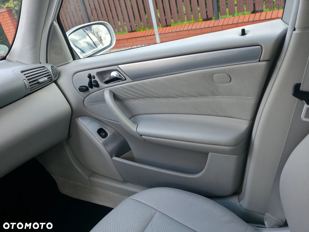 Mercedes-Benz Klasa C 350 7G-TRONIC Avantgarde - 28
