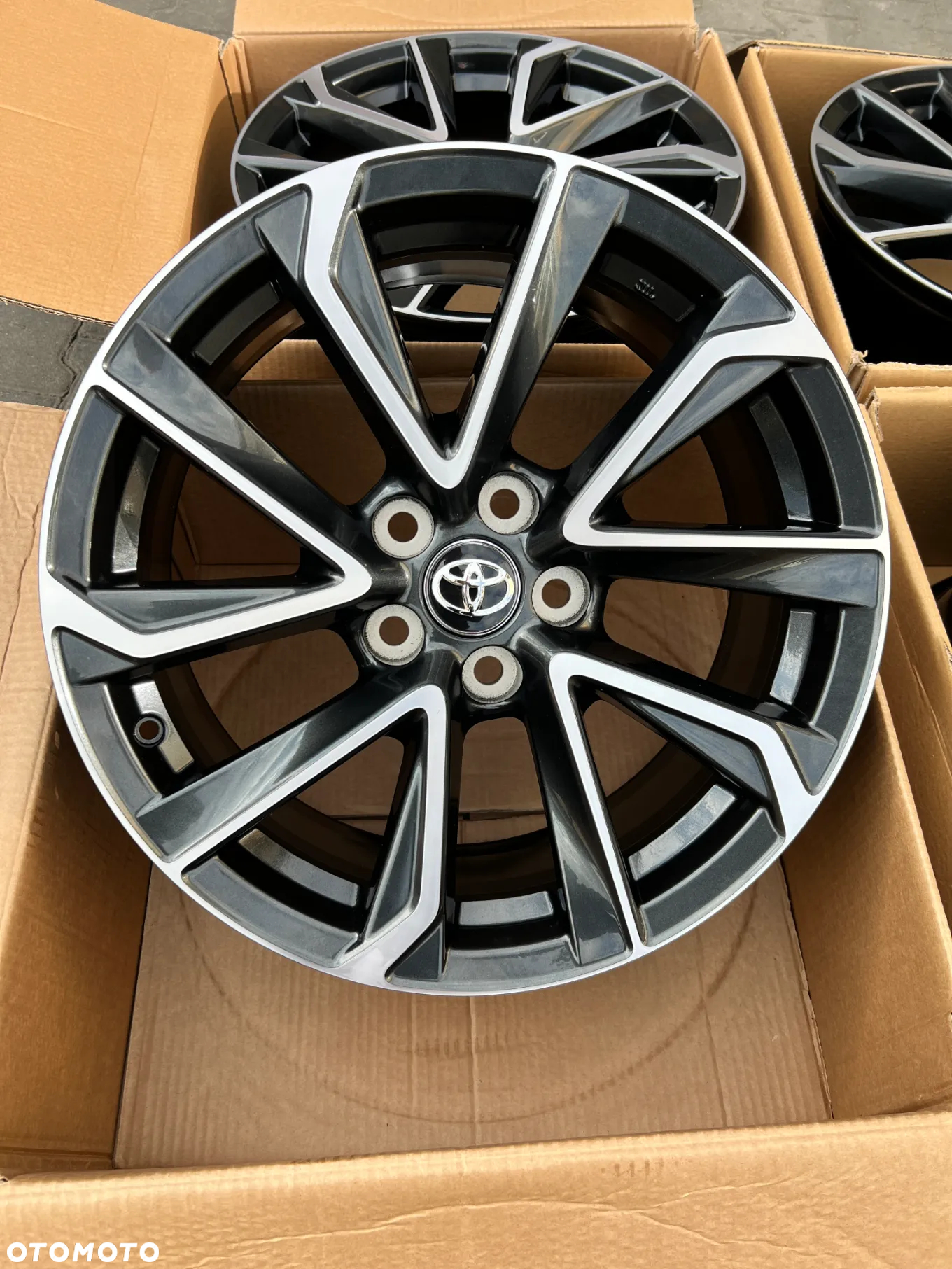 Nowe oryginalne Felgi Toyota Corolla, CHR YAris Cross, Avensis 18'' - 7