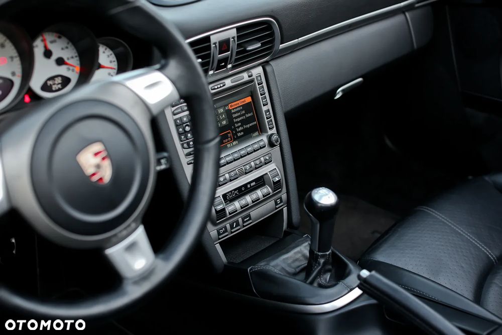 Porsche 911 Carrera S - 25