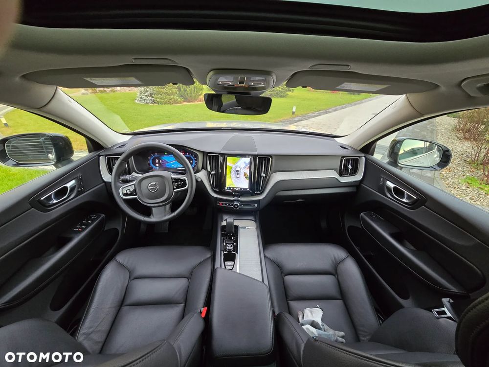 Volvo XC 60 B5 B AWD Plus Dark - 9