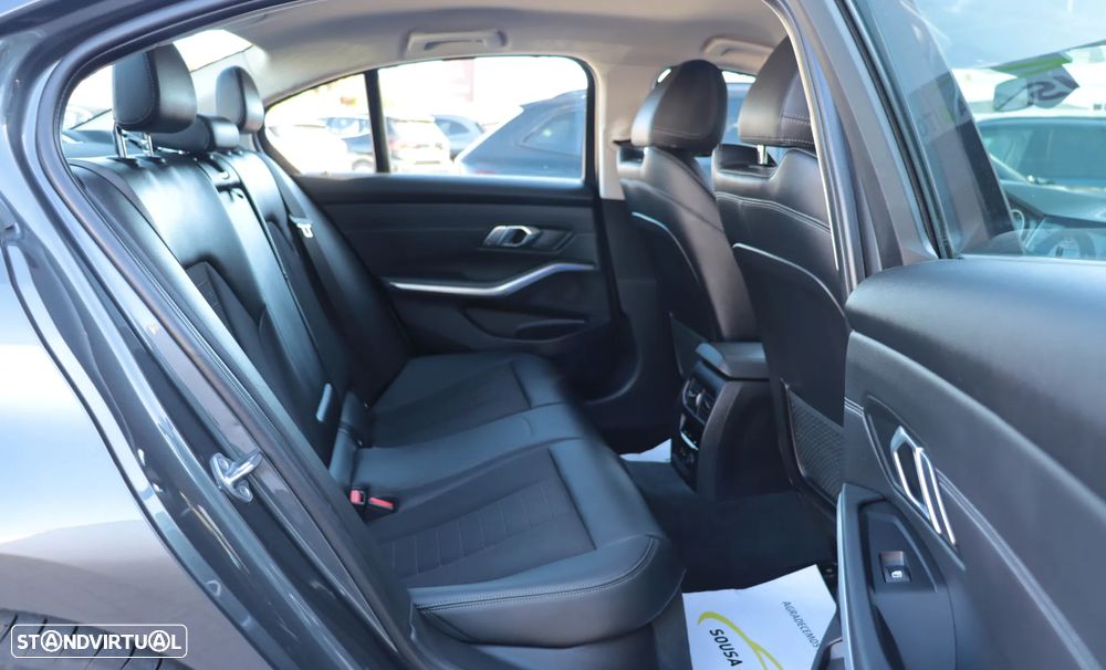 BMW 330 i Aut. Sport Line - 15