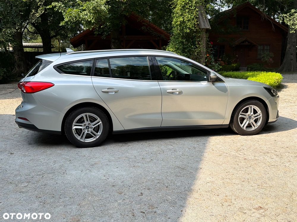 Ford Focus 1.0 EcoBoost Trend Edition - 4