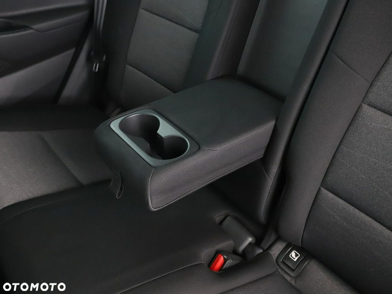 Hyundai Tucson 1.6 GDi 2WD Pure - 34