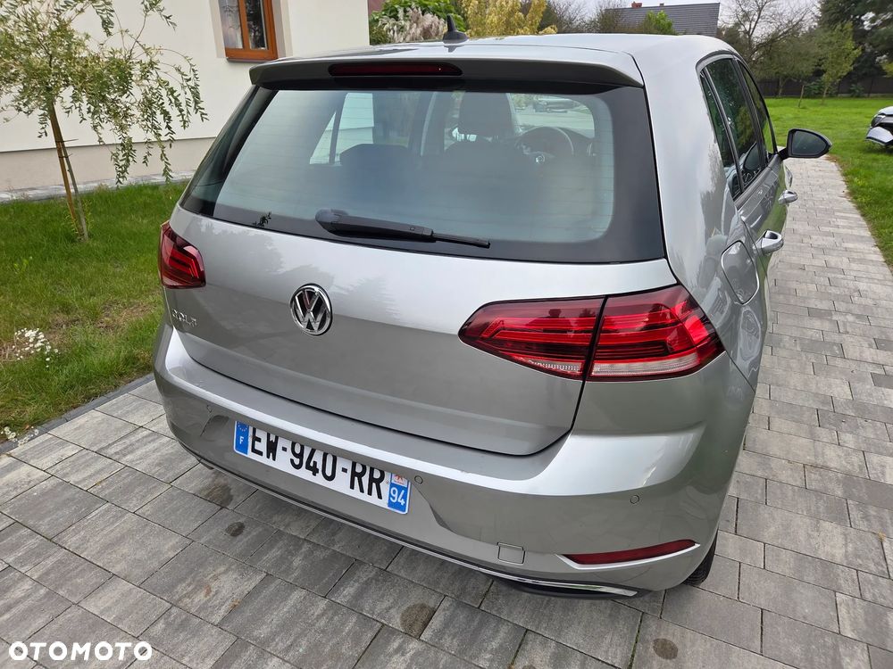 Volkswagen Golf - 8