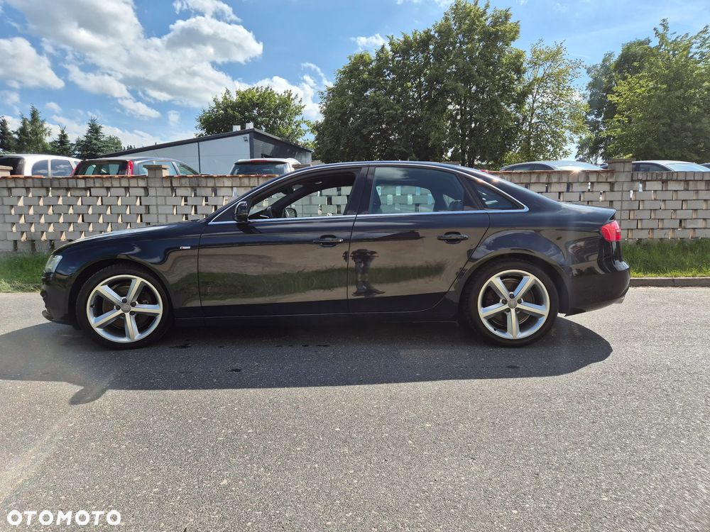 Audi A4 Limousine - 13