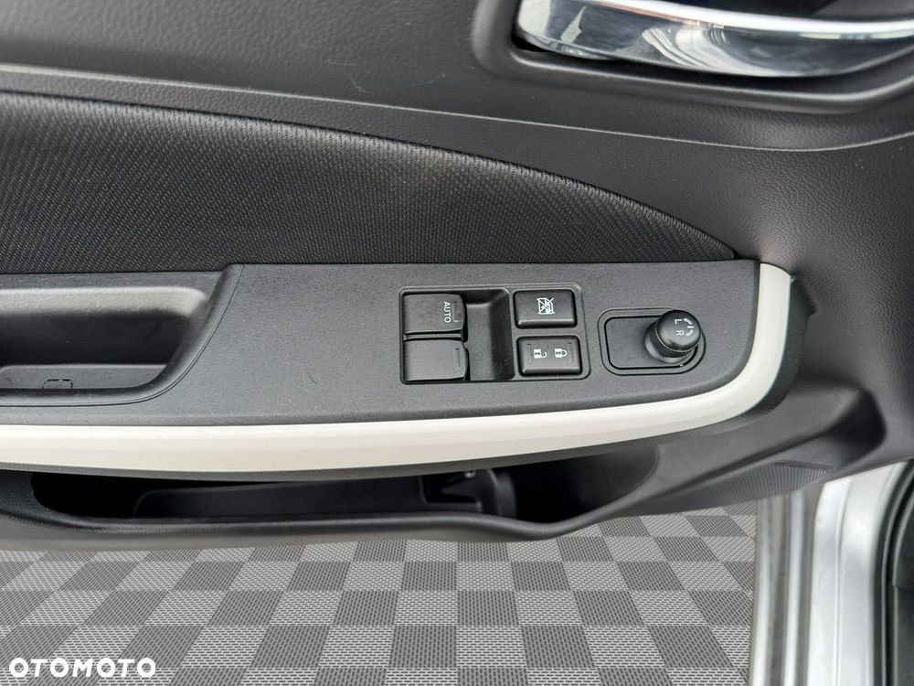 Suzuki Swift - 11