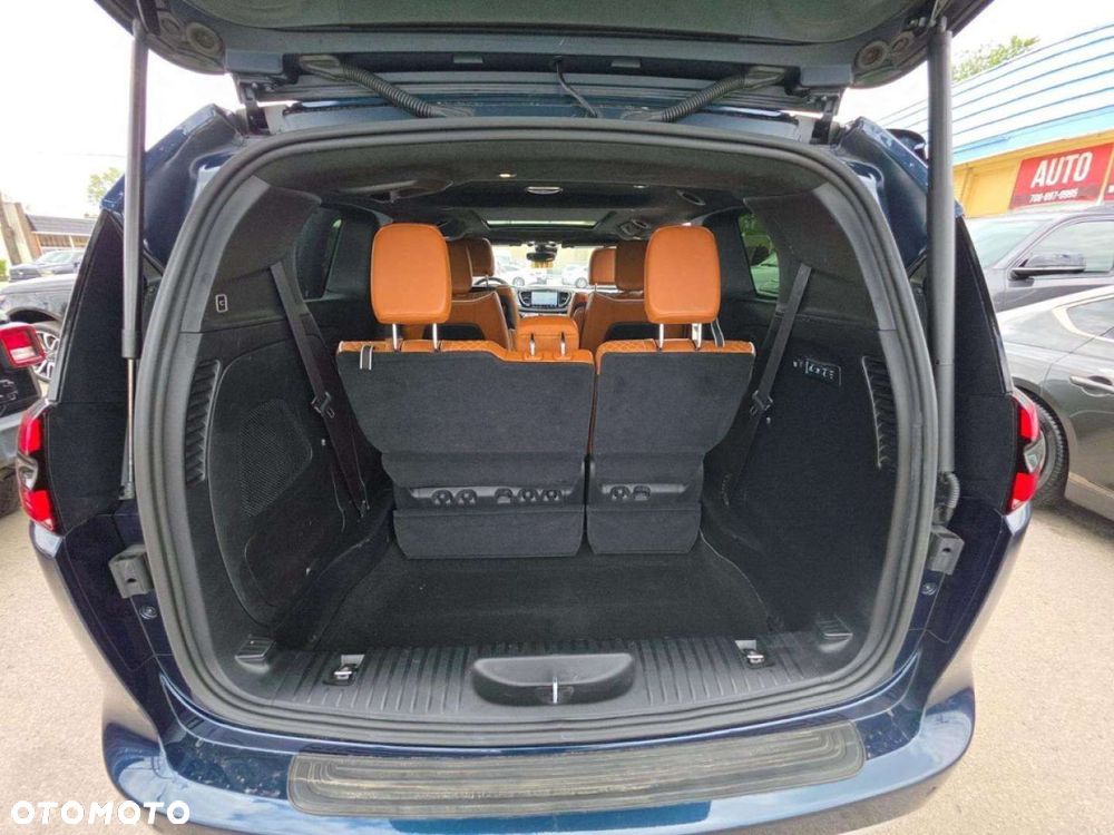 Chrysler Pacifica - 3