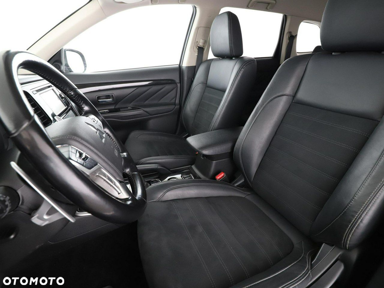 Mitsubishi Outlander - 13