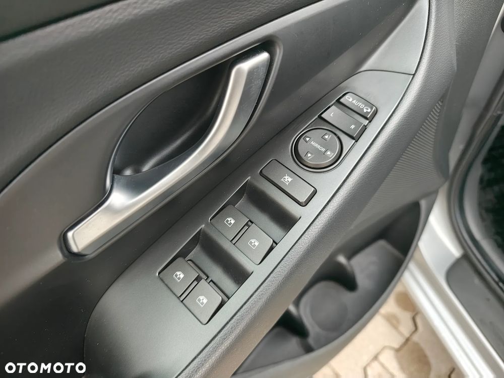 Hyundai i30 1.5 T-GDI 48V Smart - 26