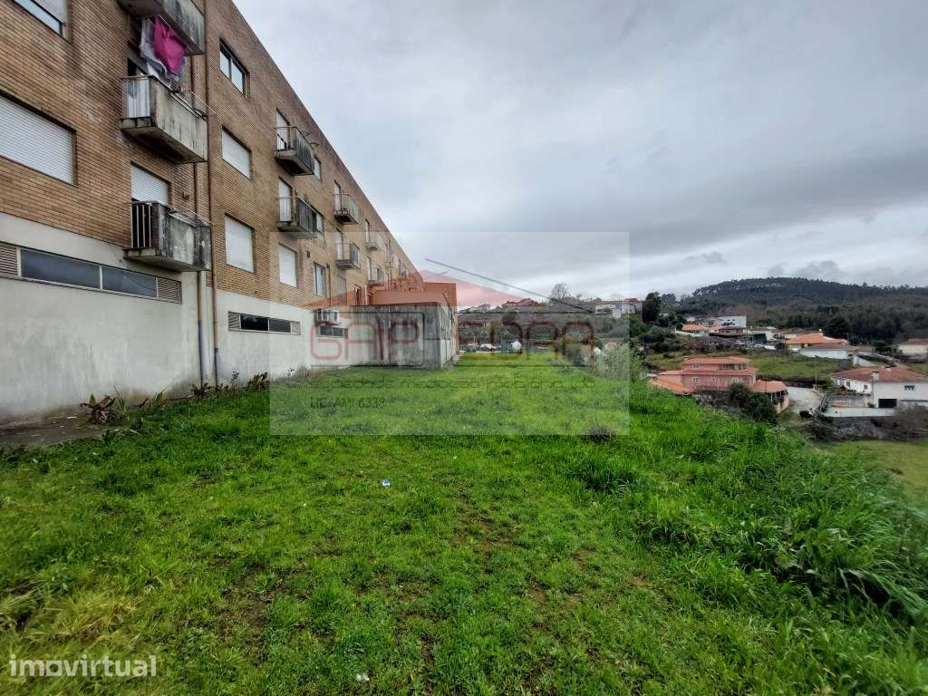 Terreno urbano com acesso pavimentado em Louredo - Grande imagem: 3/7